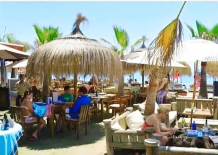 Junto Al Mar Piscinas Jardines Wifi 아파트